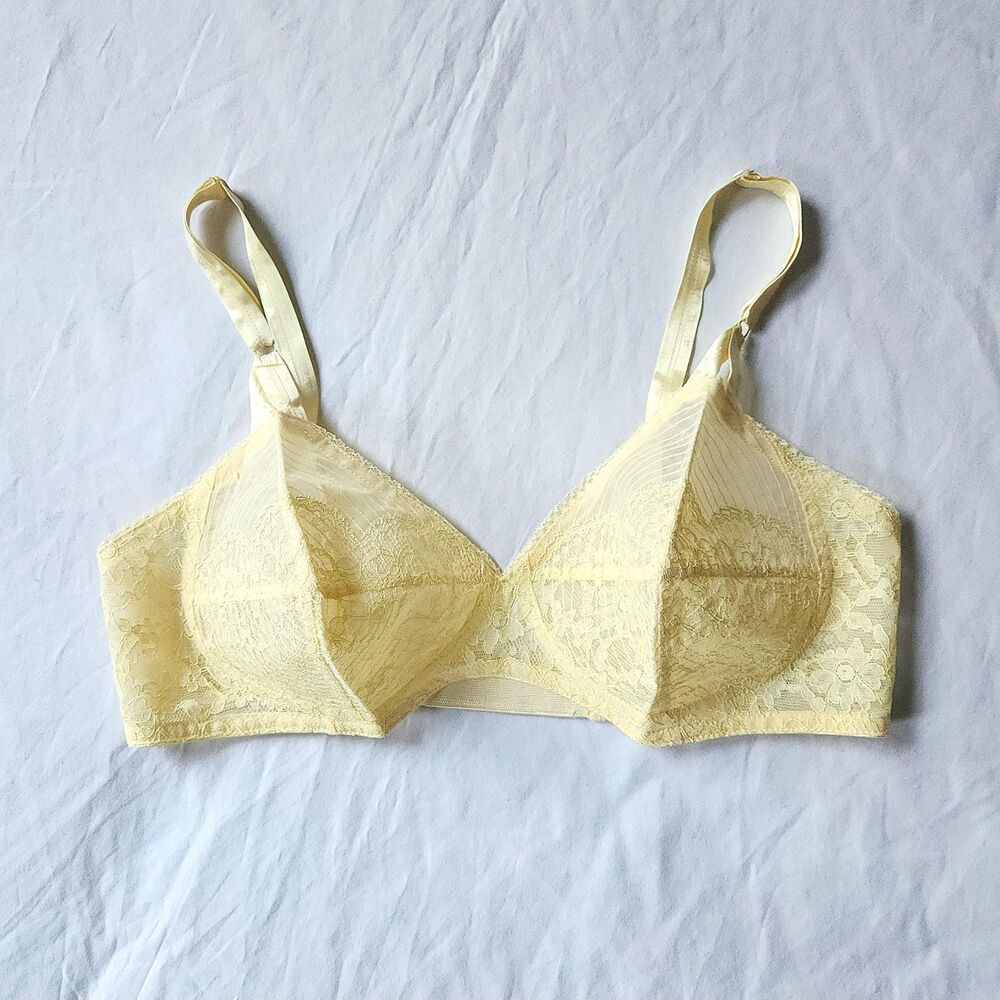 1950s Bullet Bra: 36B Yellow Lace Hollywood Vassarette Torpedo Bra